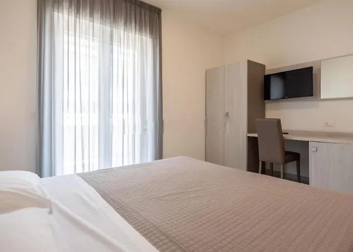 Nuovo HOTEL SETTIBI 20m dalla spiaggia